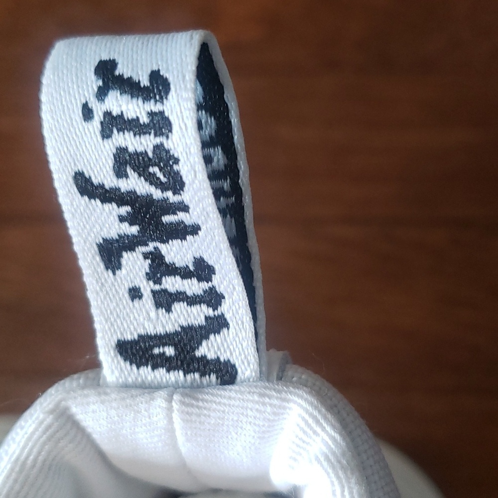 White Doc - Picture 5 of 8